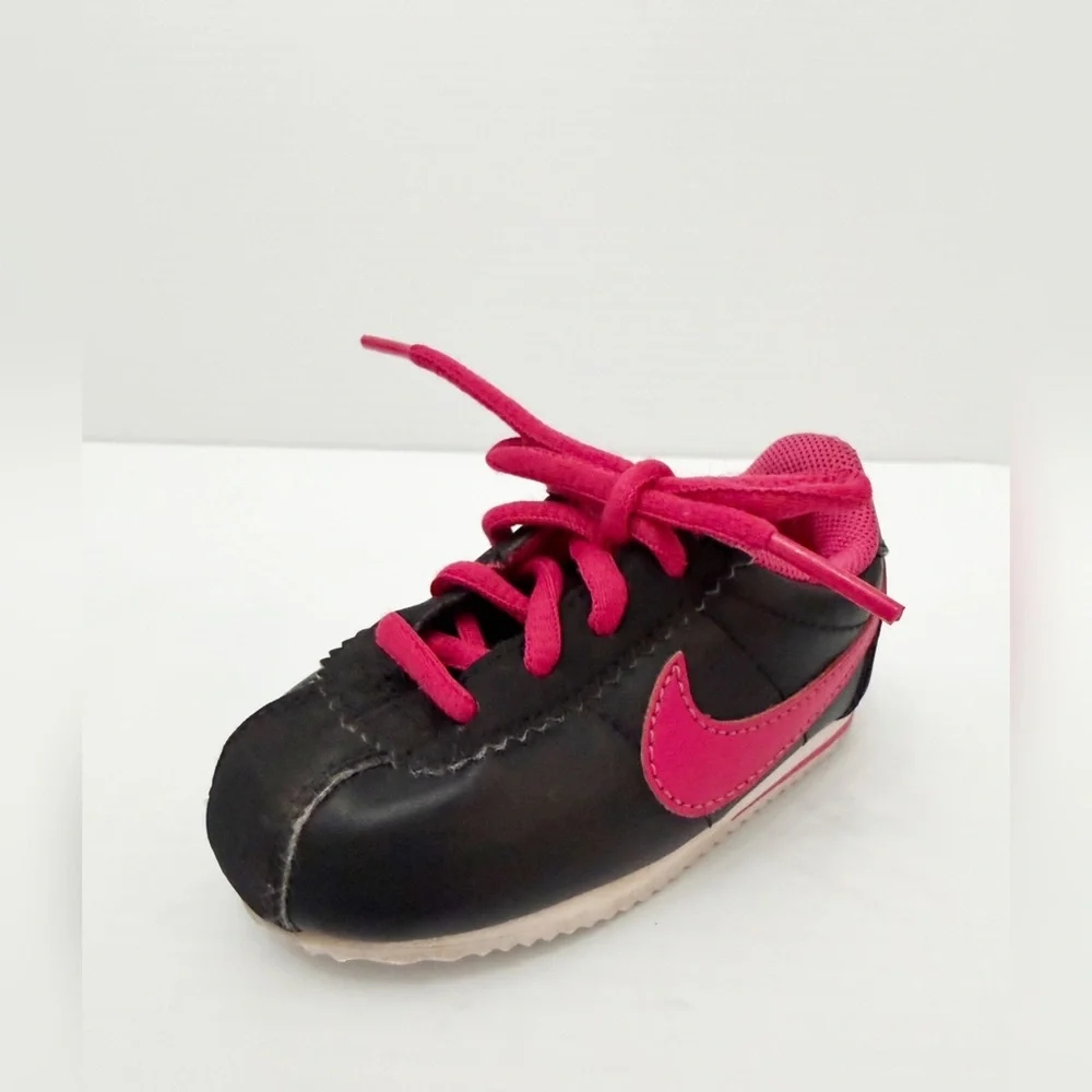 Nike Cortez Sneakers Black, Pink - 5C